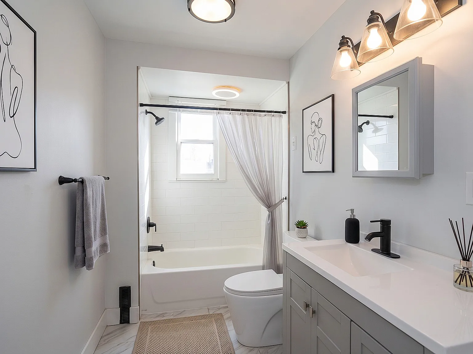 3 bed, 1200 sqft, $2,850 — Photo 2