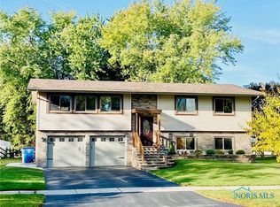 161 Foxhill Ln, Perrysburg, OH 43551