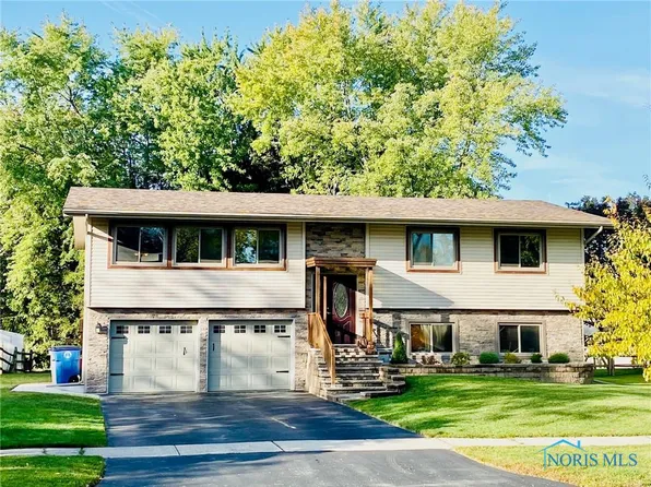 161 Foxhill Ln, Perrysburg, OH 43551