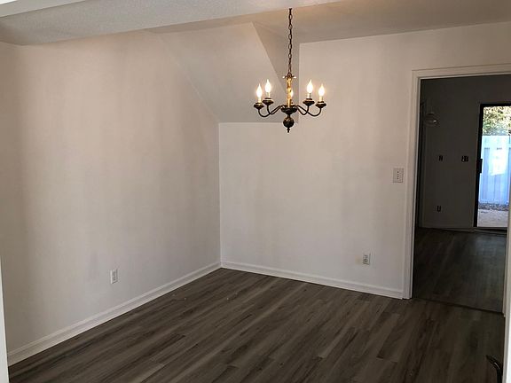 3rd image of 5406 Woodland Trce