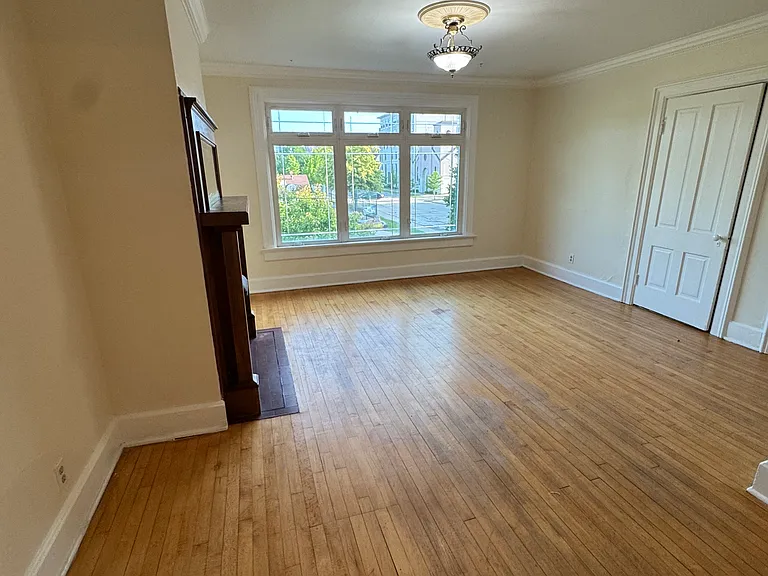 804 E Kewaunee St #804 — Photo 5