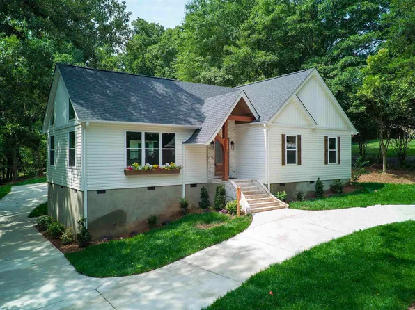 34 Nora Dr, Greenville, SC 29609