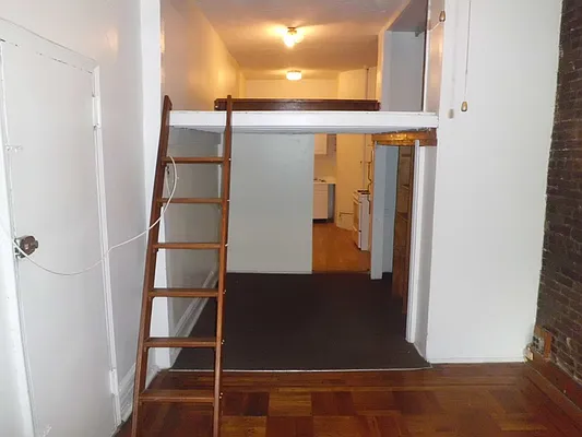 Rented by Maximus Realty Group | media 26