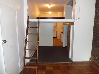 Rented by Maximus Realty Group