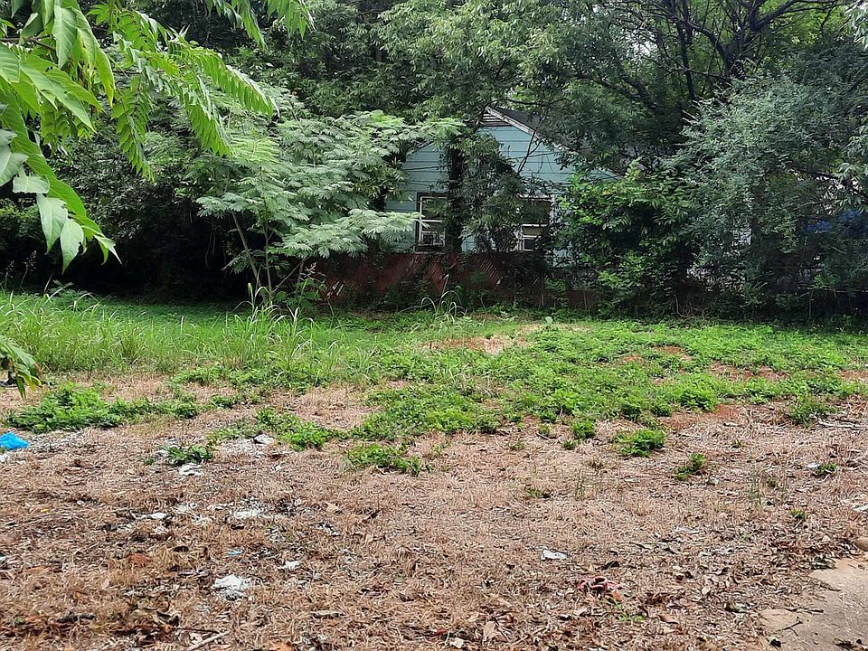2nd image of 810 Avon Ave #4