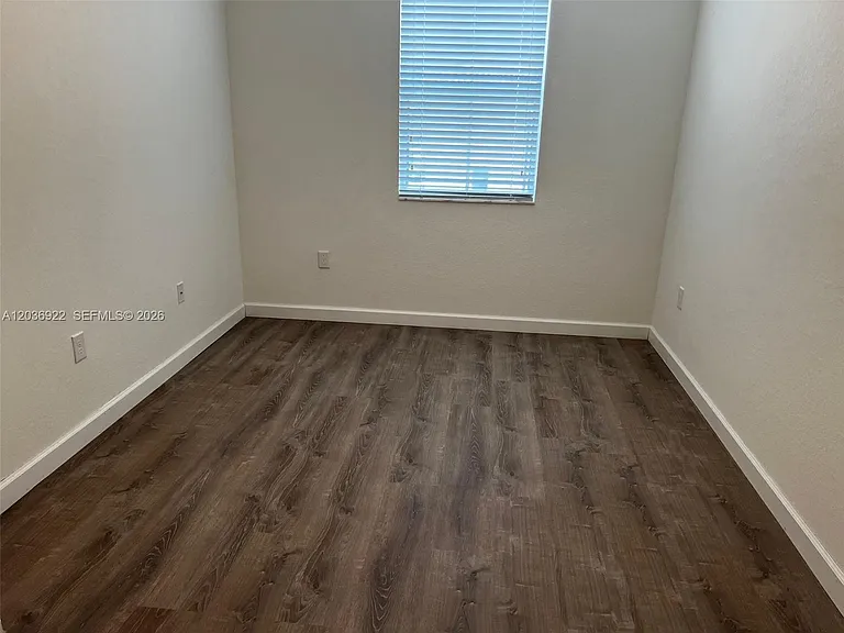1120 SE 26th Ter #1120 — Photo 31