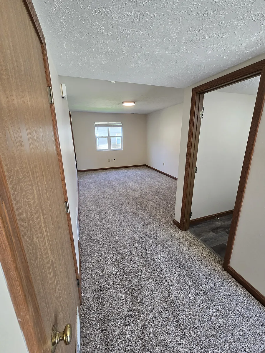 Building Photo - Roxanna Dr