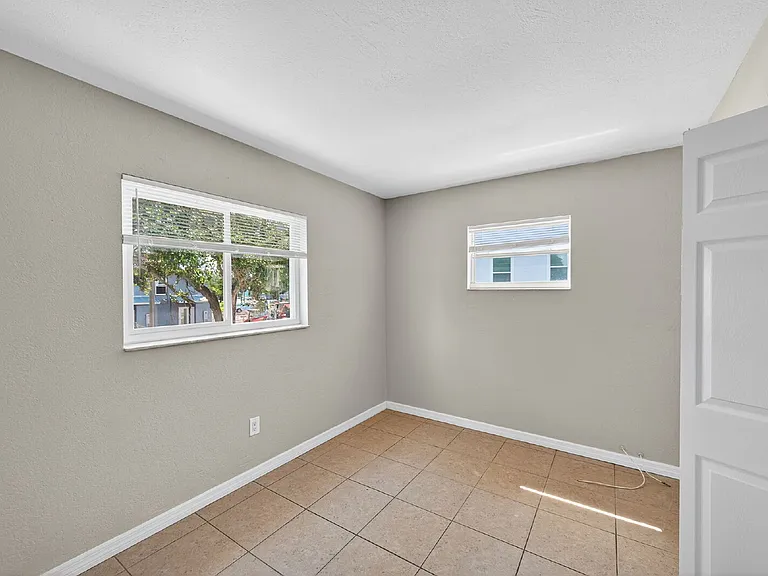 1771 Russell St S #3 — Photo 13