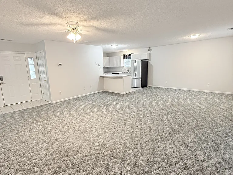1132 Lancelot Ln — Photo 5