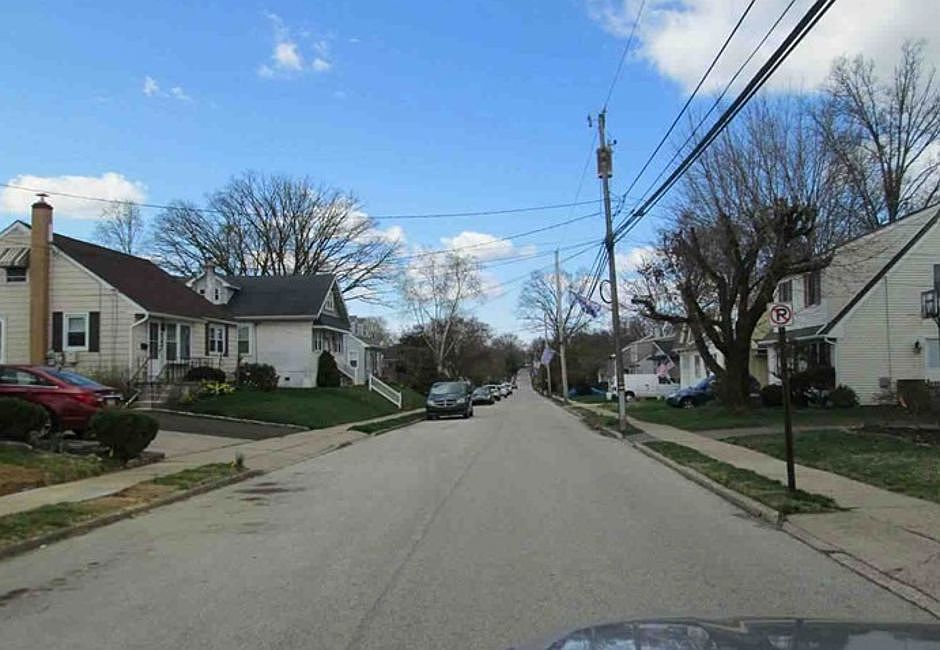 Exterior Neighborhood (street photo)