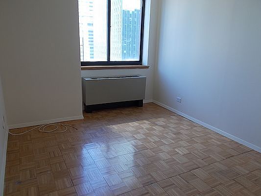 2nd image of 250 E 40th St APT 21A