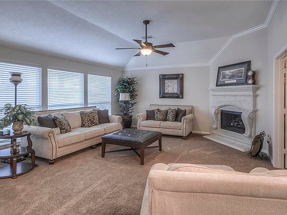 5th image of 2606 Avalon Lake Ln
