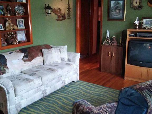 5th image of 154 N Franklin St