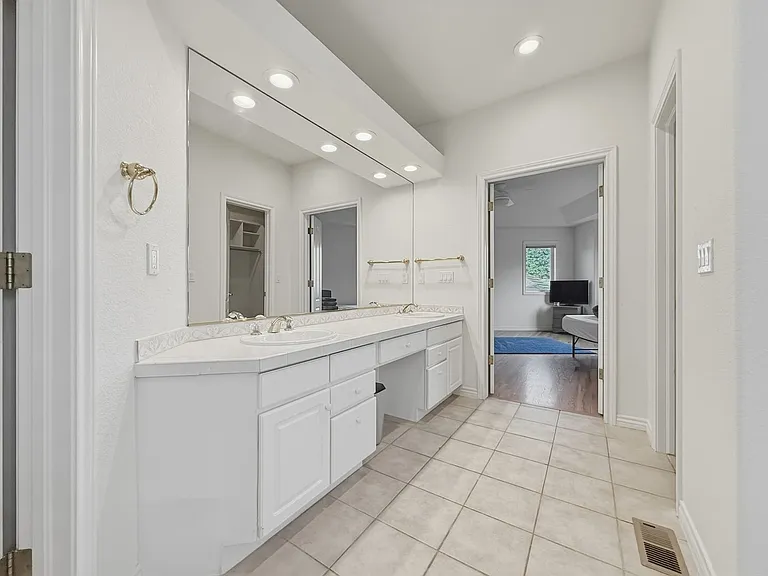 4324 Clay Commons Ct — Photo 10