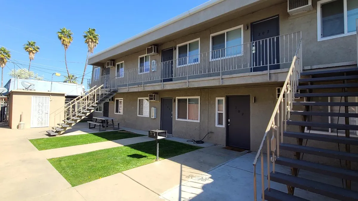 Building Photo - 1380 E Bulldog Ln #201