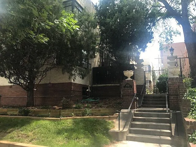 1050 N Logan St #D — Photo 14