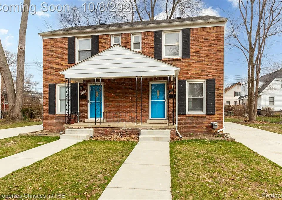 1225 E 4th St
