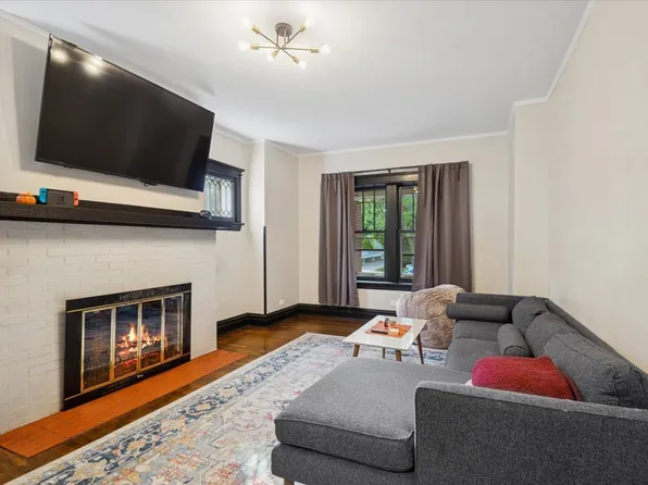 1823 Wesley Ave APT 1, Evanston, IL 60201