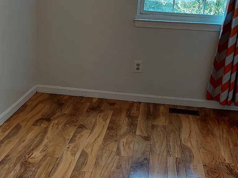 1012 Travis Ln — Photo 6