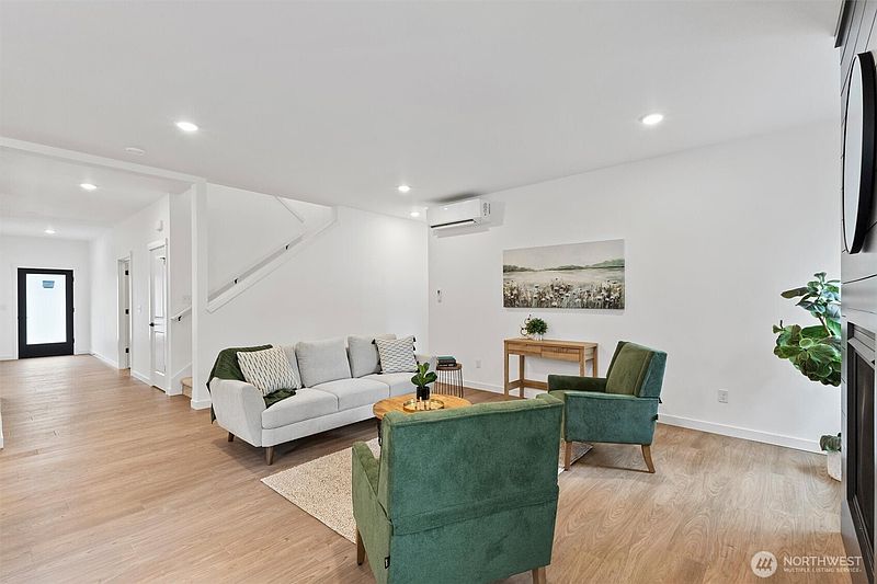 5th image of 2968 Cedar View Way