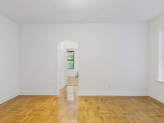 3rd image of 4310 44th St APT 2A