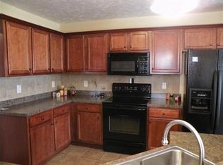 594 Fairfield Cir, Raeford, NC 28376