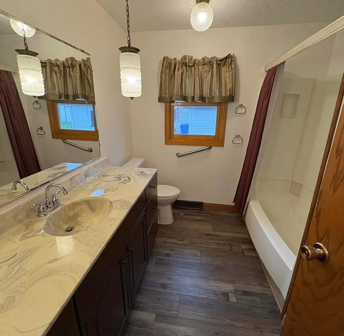 3 bed, 1200 sqft, $1,600 — Photo 3