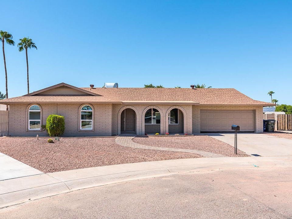 1st image of 3520 E Sahuaro Dr