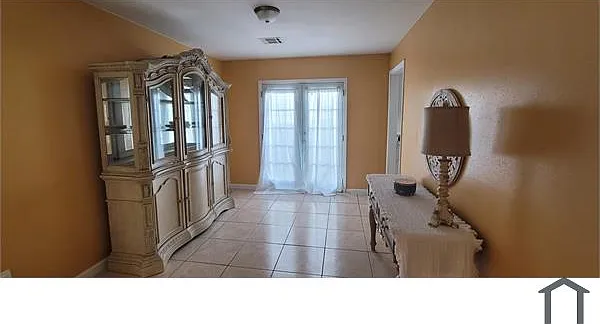 4 bed, 1895 sqft, $4,300 — Photo 4