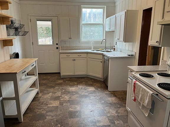 3rd image of 4210 Florida Ave