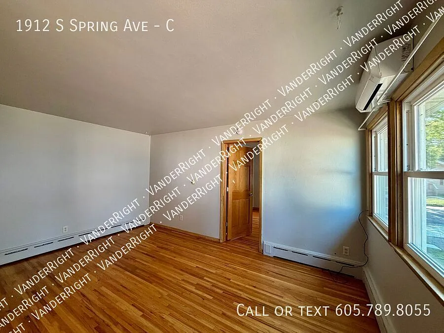 Cozy 1 Bedroom Apartment! — Photo 1
