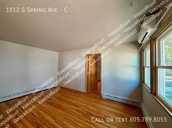 1912 S Spring Ave APT C, Sioux Falls, SD 57105
