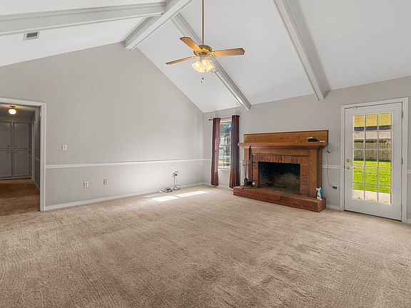 5th image of 13 Sunny Meadows Dr