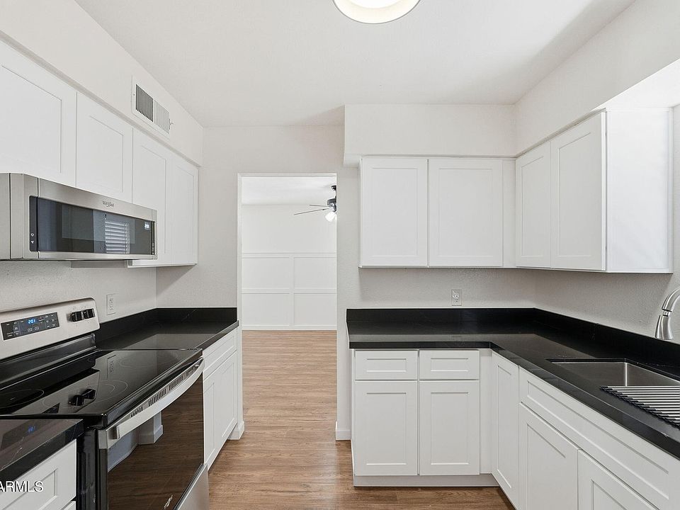 1st image of 231 N Robson -- #7