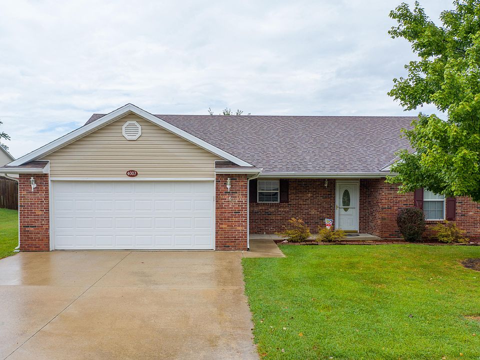 1st image of 4007 Thornwood Dr