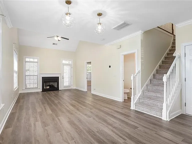 4138 Baylor St — Photo 5