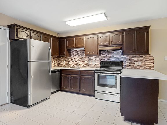2nd image of 1800 Oasis Dr Unit 104