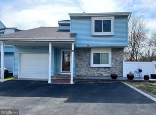 1 Winchester Dr, East Windsor, NJ 08520