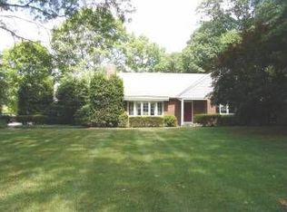 100 Sandywood Dr, Doylestown, PA 18901