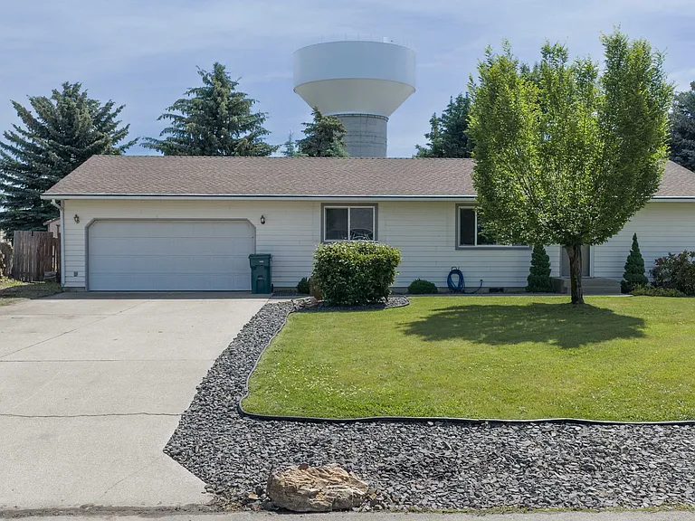 10892 N Krest St — Photo 1