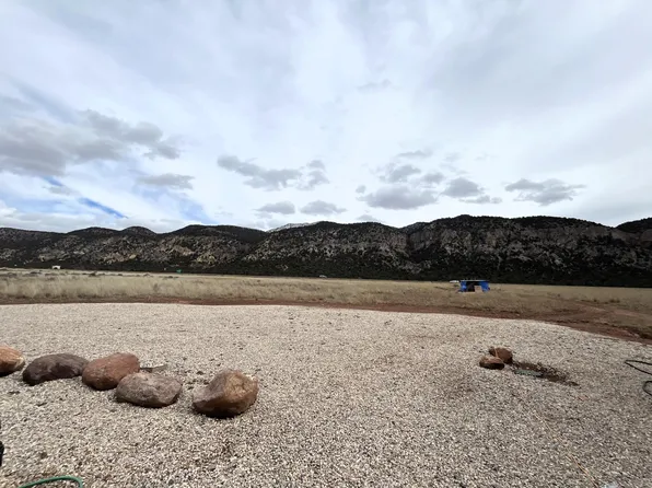 1913 S Badger Way, New Harmony, UT 84757