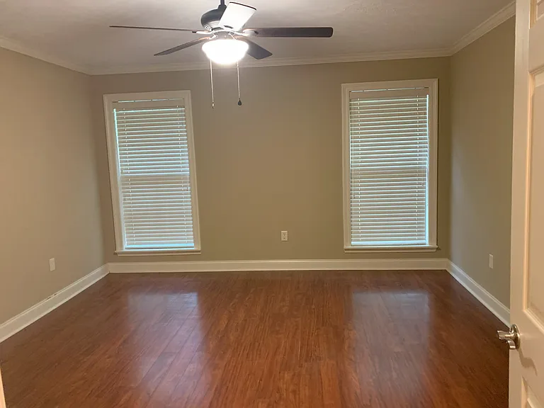 139 Harvey Cir — Photo 8
