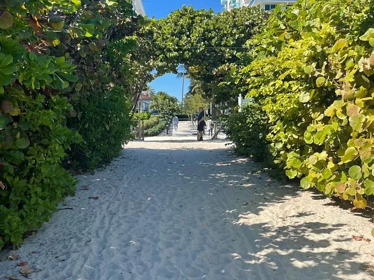 9195 Collins Ave #91 — Photo 5