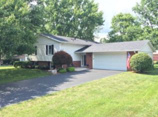 17 Lakewood Dr, Danville, IL
