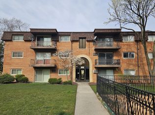 18555 Hickory Ct APT 21, Lansing, IL 60438
