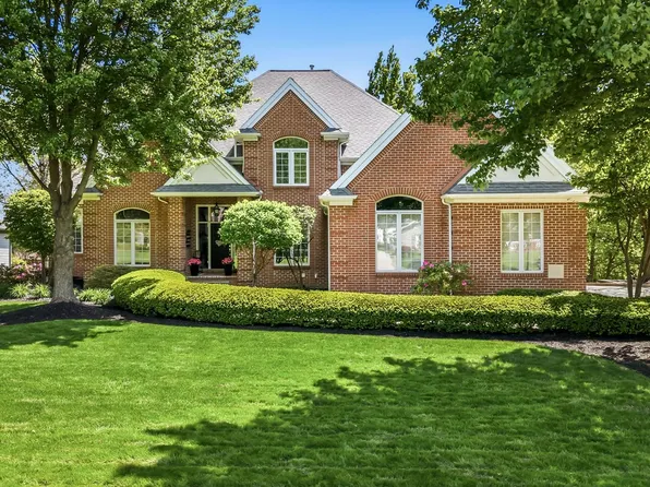 185 Queens Ln, Canfield, OH 44406
