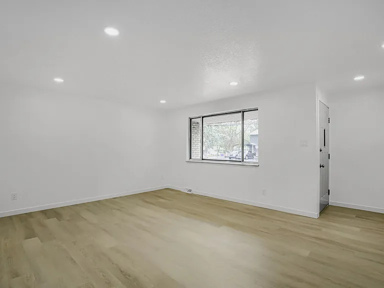 375 Depew St — Photo 4