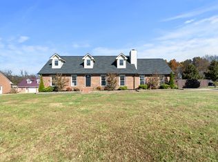 102 Pennsylvania Ave, White House, TN 37188