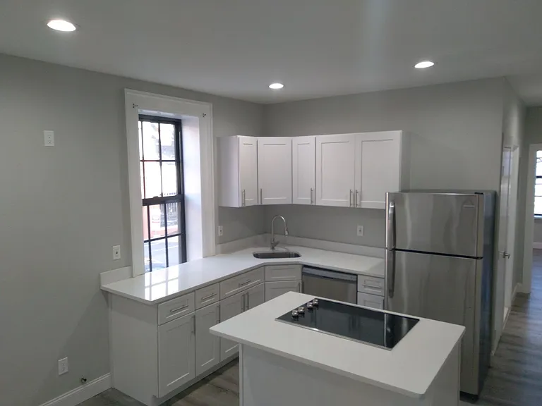 140 Hamilton St — Photo 2