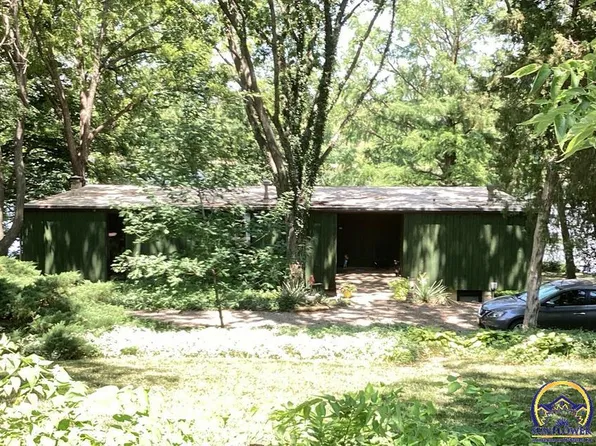 3676 SE Arrowhead Dr, Tecumseh, KS 66542